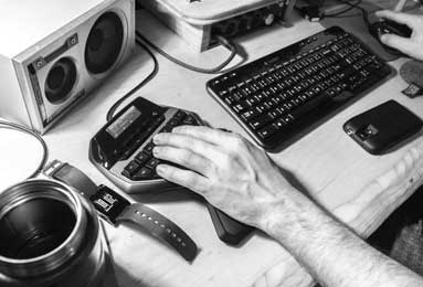 苏群：湖人今后不会再苦哈哈的 勇士现在卖110亿没准还打不住